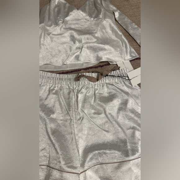 Danielle Frankel Silk Set - Picture 2 of 4